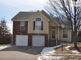 2113 SE 7th St, Lees Summit, MO 64063