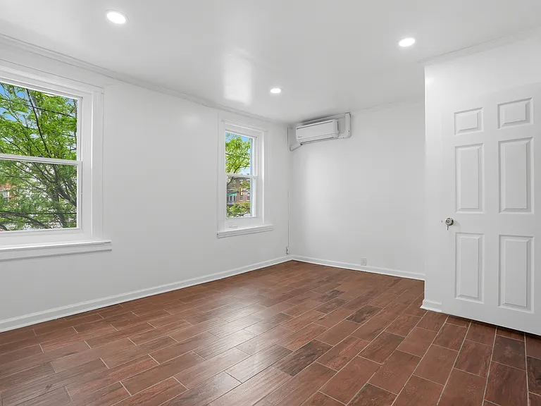 252 E Girard Ave #1 — Photo 9