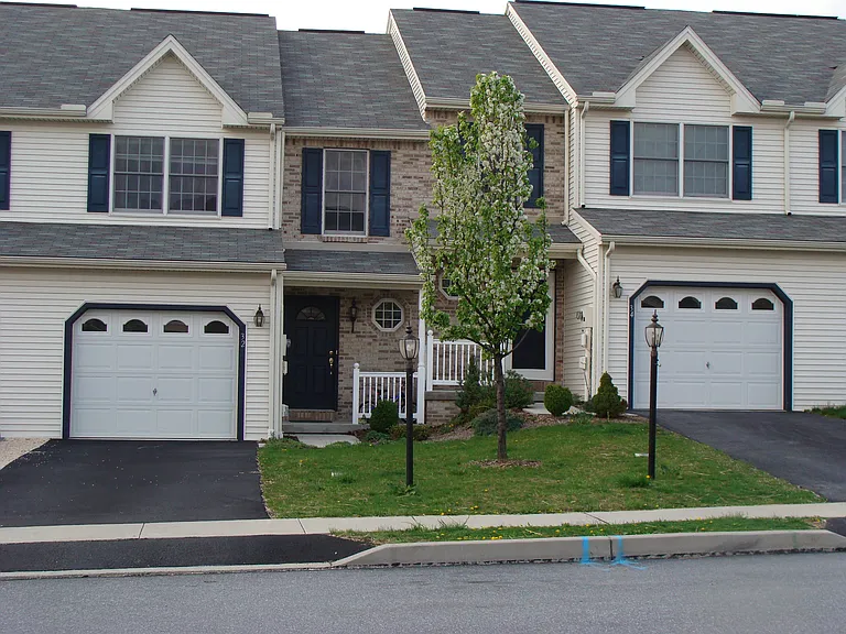32 Keefer Way — Photo 12