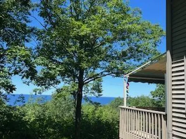 5401 Pine Tree Rd, Sturgeon Bay, WI 54235