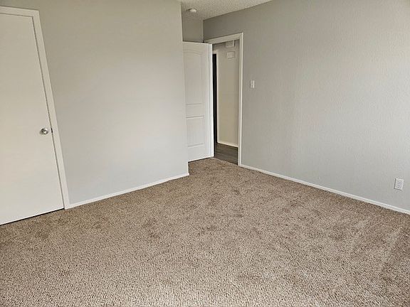 5th image of 841 Van Zandt St