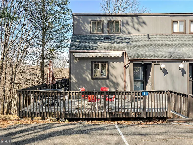 31 Middle Village Way — Photo 2