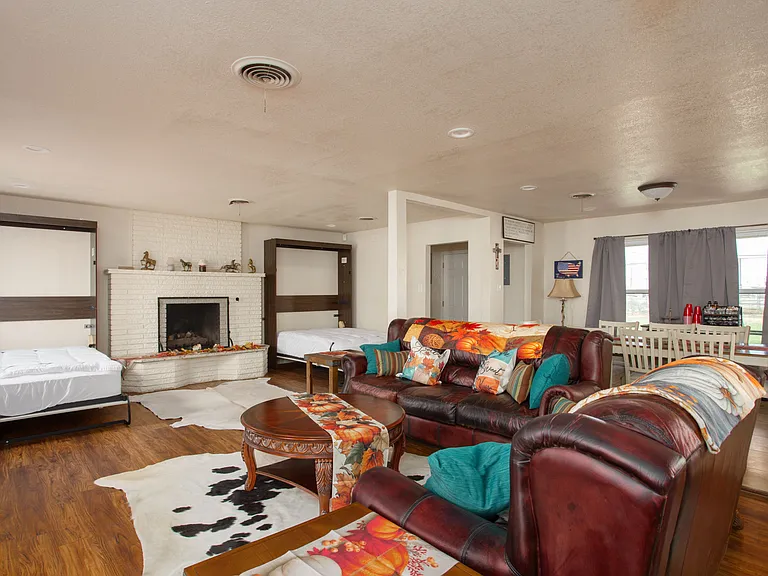 1815 S Eastern St #1 — Photo 5