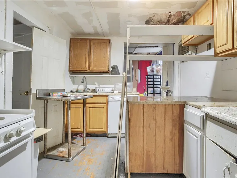 78 Burd St #2 — Photo 4