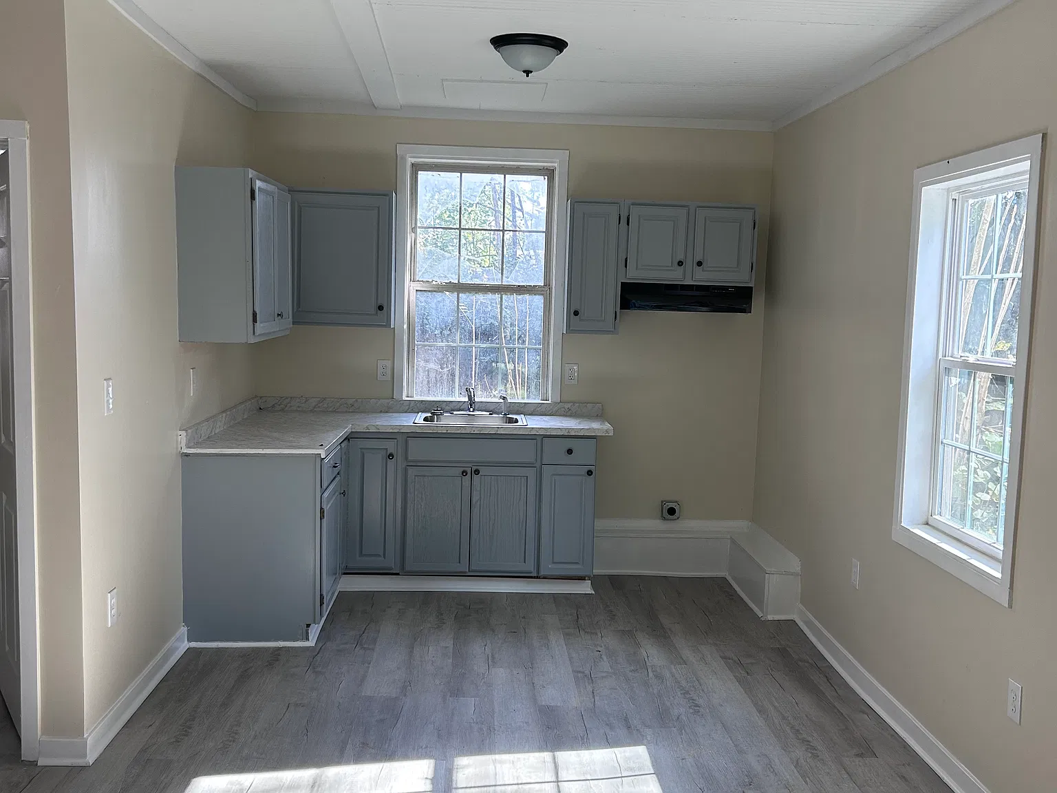 2 bed, 600 sqft, $1,875 — Photo 2