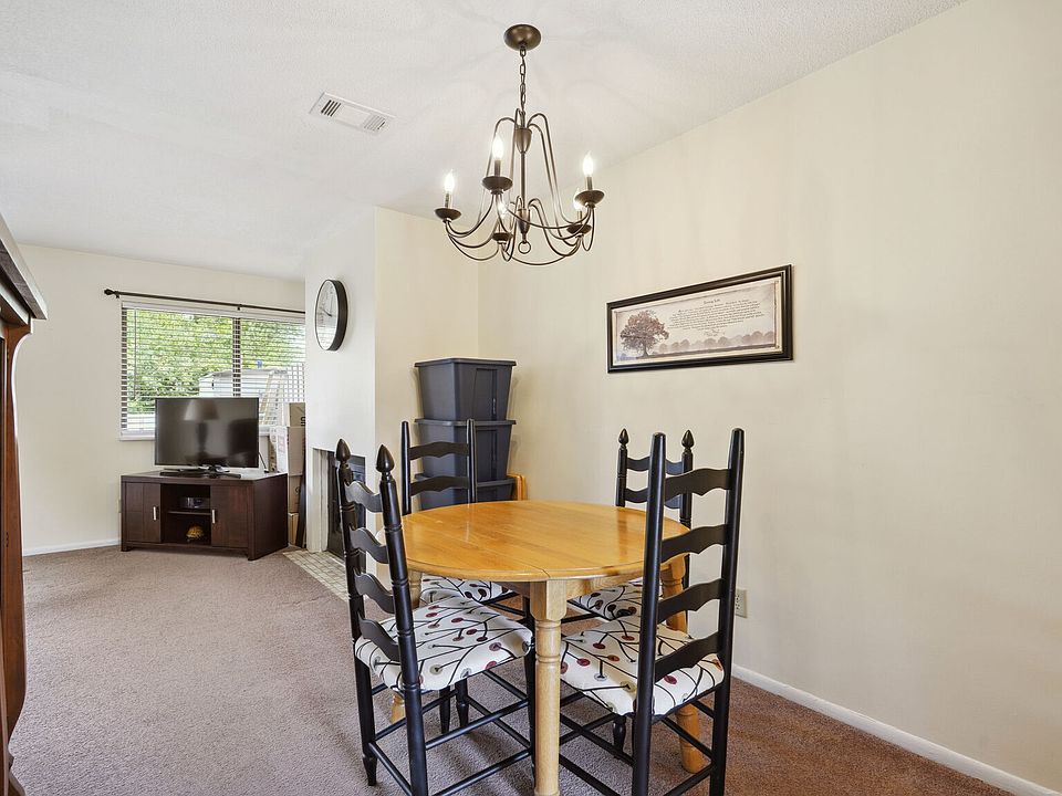 14 Greenwood Trl N, Greenwood, IN 46142 Zillow