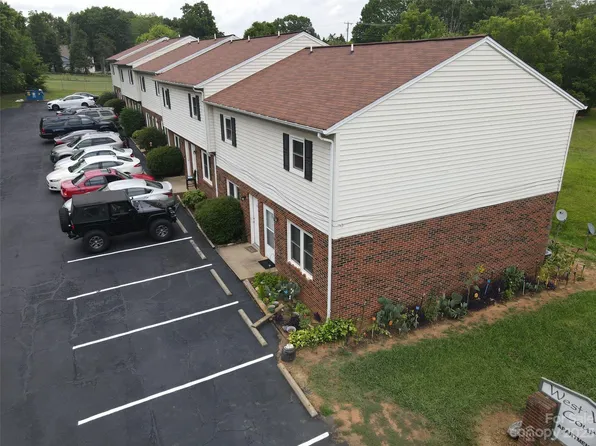 1320 7th Ave SW, Hickory, NC 28602