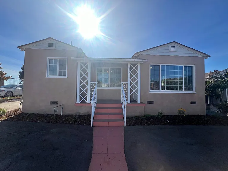 3887 Ocean View Blvd — Photo 49