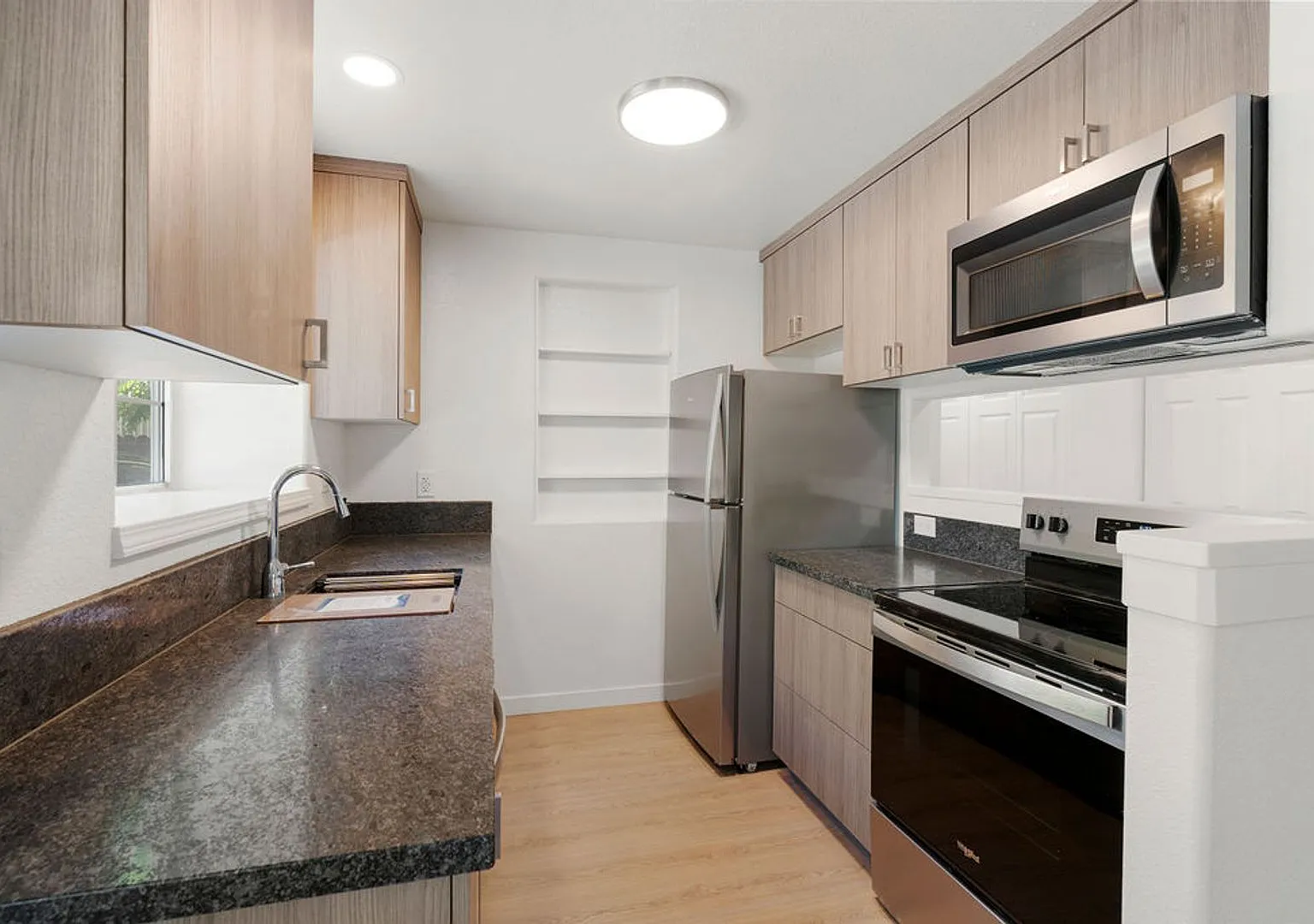 710 Stewart - Central Custom Designed 1 BD/1Bath — Photo 3