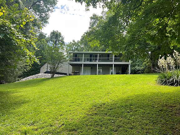2nd image of 165-165 Cedar Point Rd