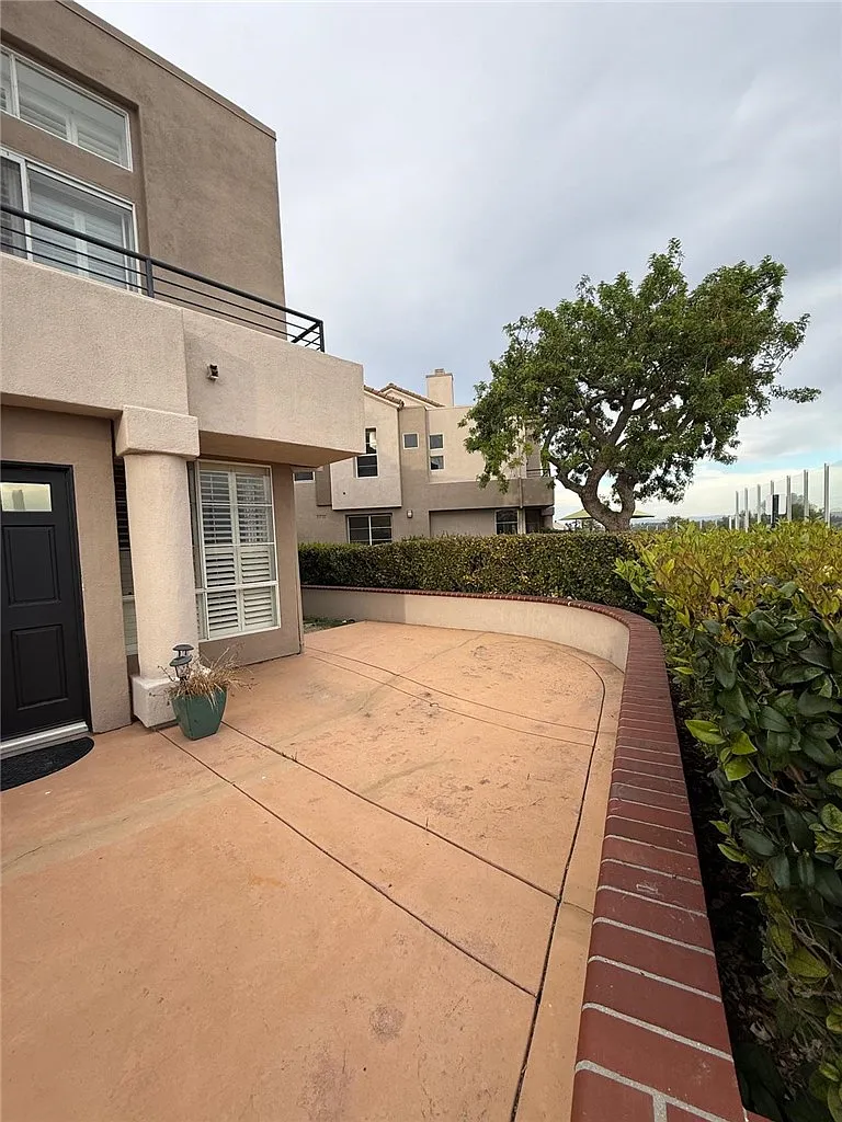 Building Photo - 33 Southwind