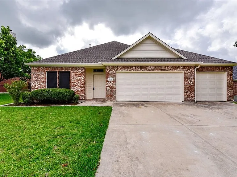 20817 Silverbell Ln — Photo 1