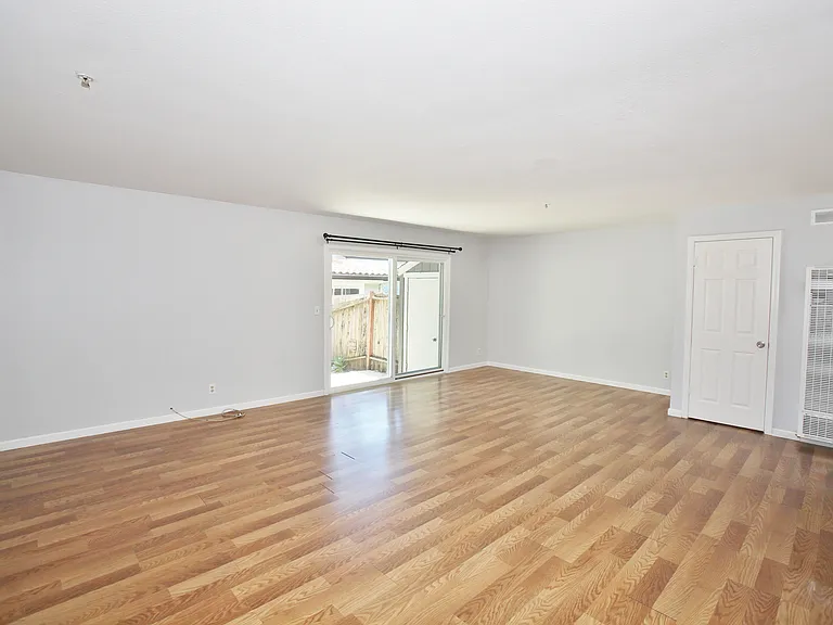 1821 Hill Ave #1 — Photo 7