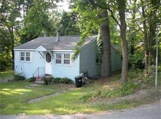 2 Lakeview Ave, Lunenburg, MA 01462