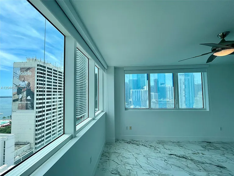 253 NE 2nd St #2409 — Photo 35