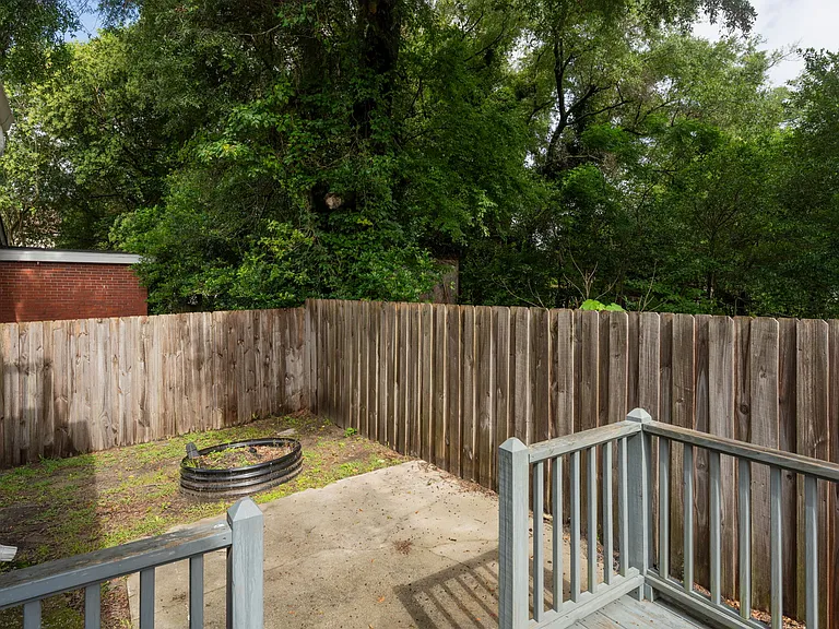 Rankin St — Photo 29