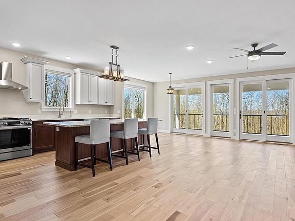 3rd image of 3046 E Greenwood Rd
