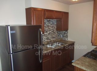 1306 E McDaniel St APT 2, Springfield, MO 65802