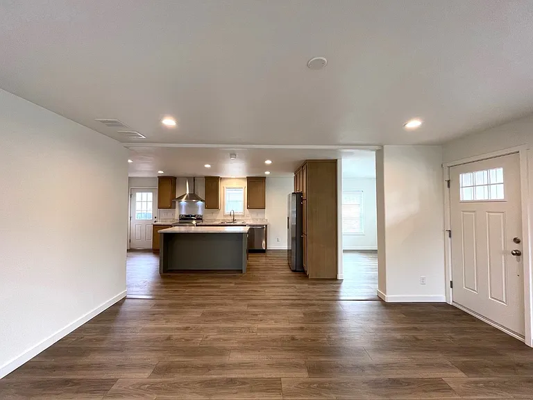 609 Mildred St — Photo 35