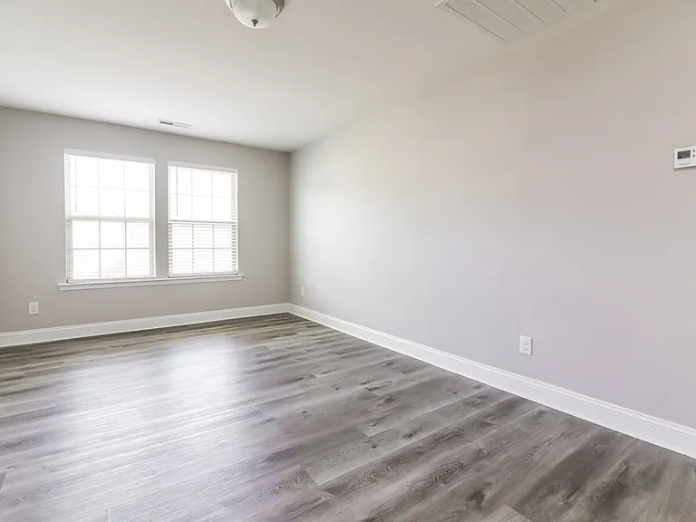 504 Willow Breeze Ct — Photo 10