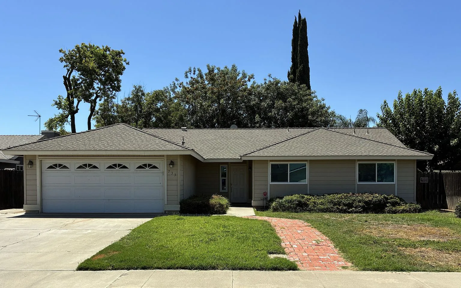 3 Bedroom 2 Bath Home — Photo 1