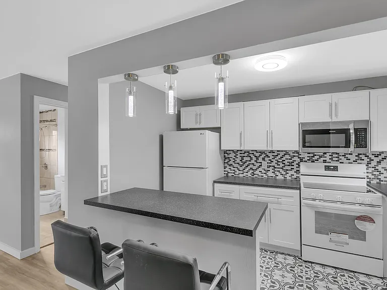 6565 Rosemoor St #2 — Photo 4