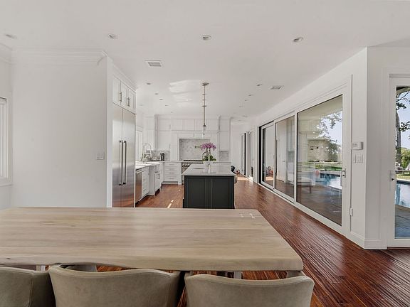 5th image of 15 Windermere Close