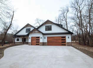 N1075 Glenn Oaks Rd, Edgerton, WI 53534