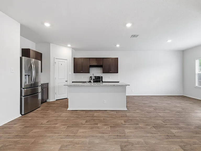 6630 Greensleeves — Photo 7