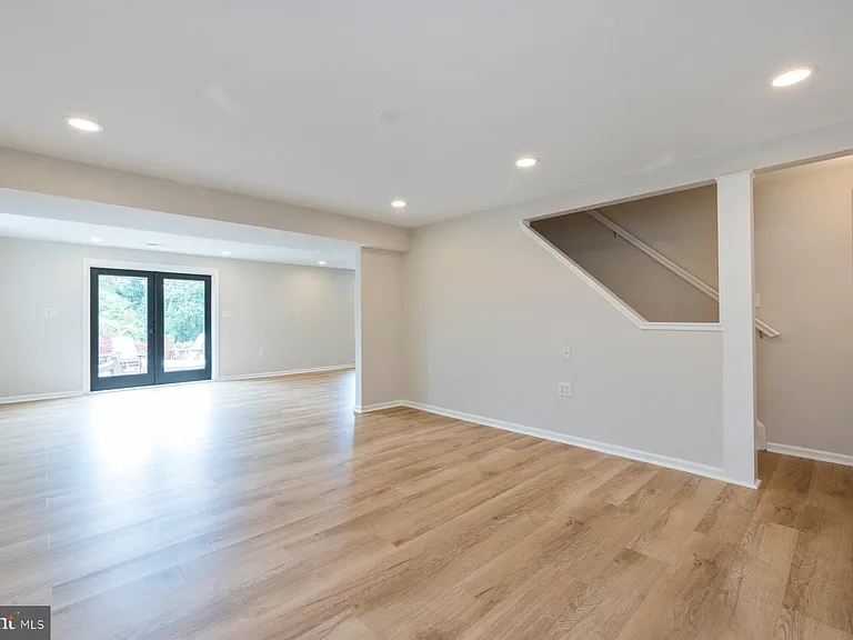 7017 Helmsdale Ct — Photo 26