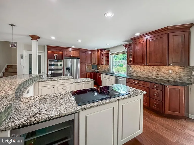 1168 Temple Dr — Photo 8