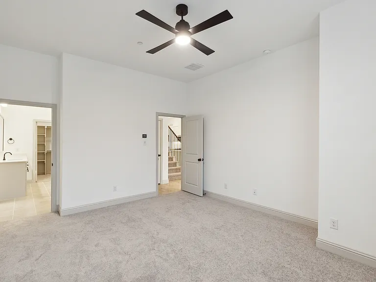 7043 Granbury Ln — Photo 13