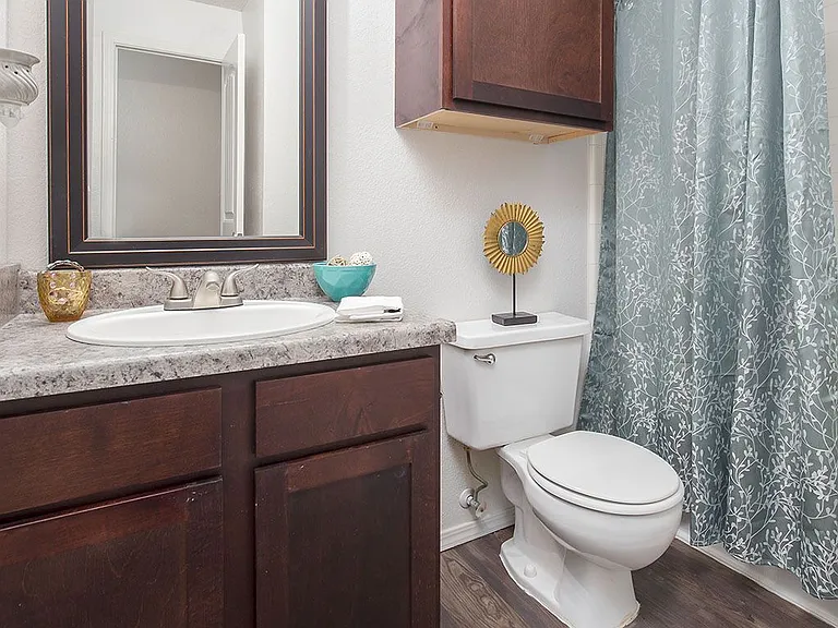 4548 S Elm Pl — Photo 9