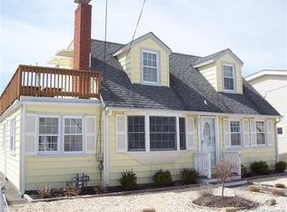 18 E Cape Cod Ln, Brant Beach, NJ 08008