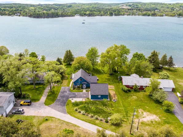 3802 S Grants Lndg, Lake Leelanau, MI 49653