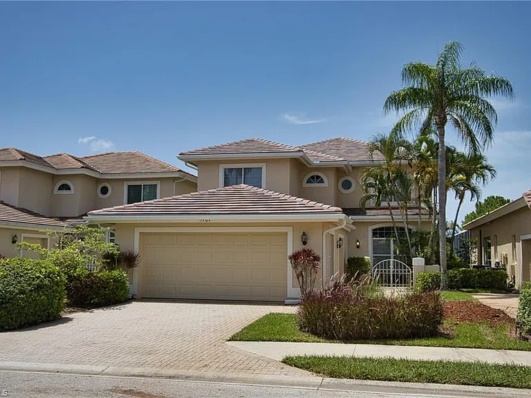 5901 Ashford Ln — Photo 1