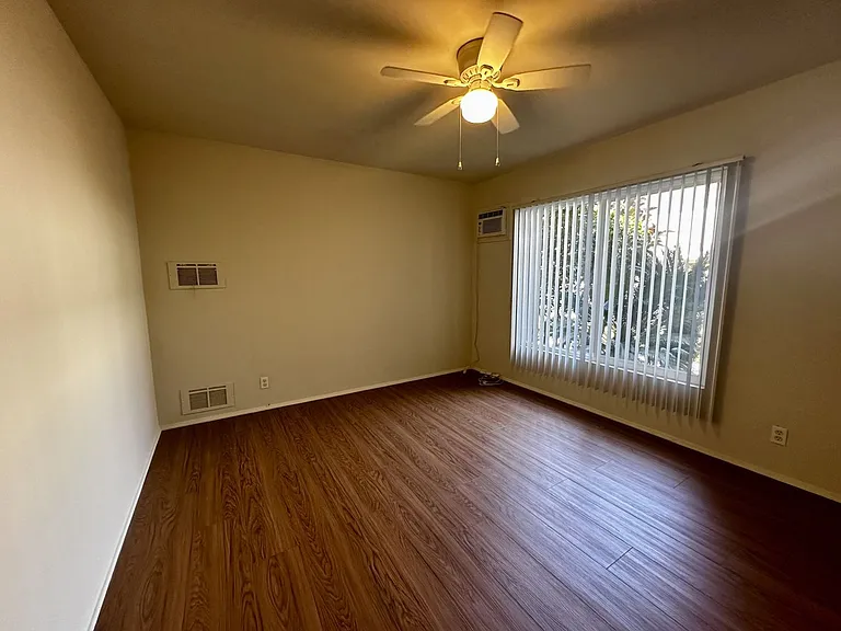 1116 N Louise St — Photo 18