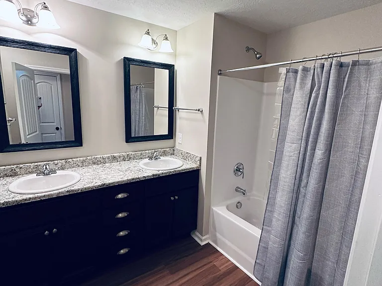 3272 Alexandria Dr — Photo 28