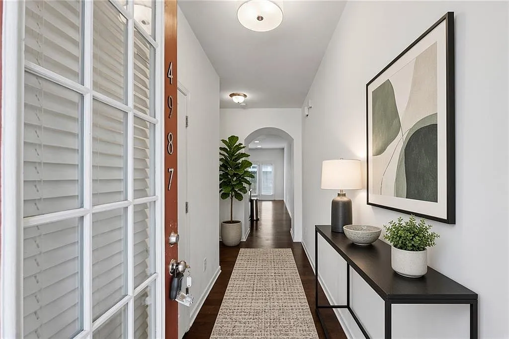 3 bed, 2.5 bath, 1600 sqft, $1,950 — Photo 1