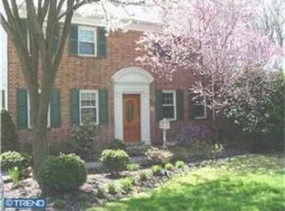 7110 Sherwood Rd, Philadelphia, PA 19151