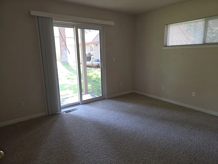 1061 William Ave #C — Photo 10