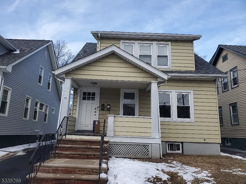 10 Henry Pl #1
