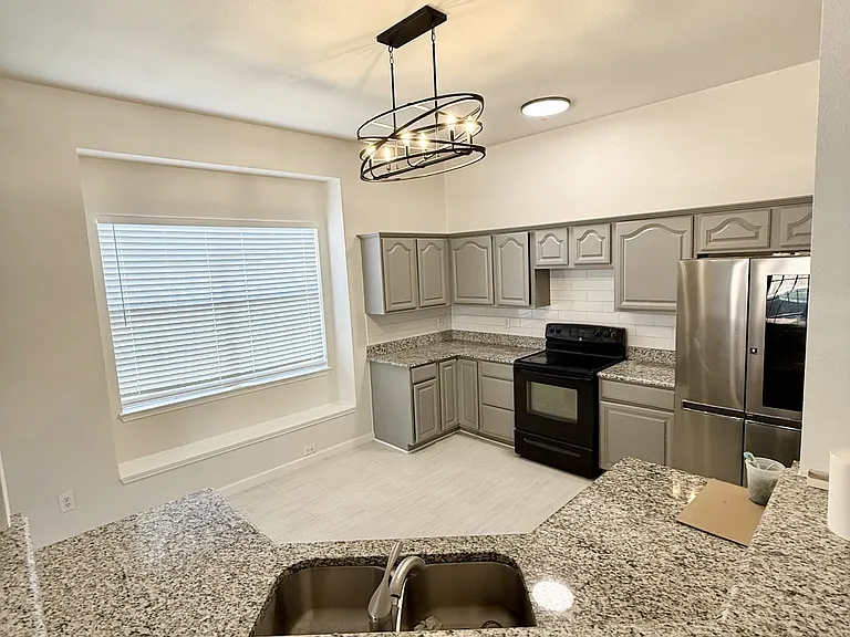 3002 Hibiscus Dr — Photo 5