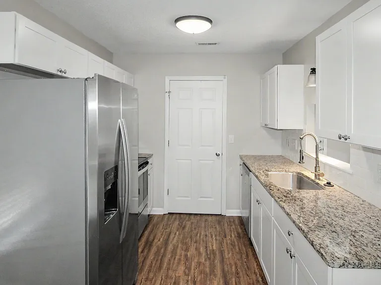 5720 Justins Forest Dr — Photo 9