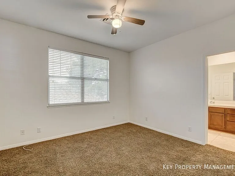136 Ultra Dr — Photo 12