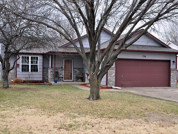 2nd image of 726 Deerfield Cir