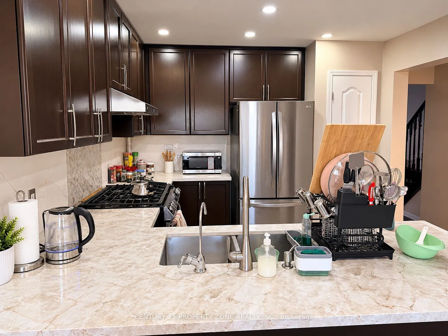 3 bed, $3,000 — Photo 3