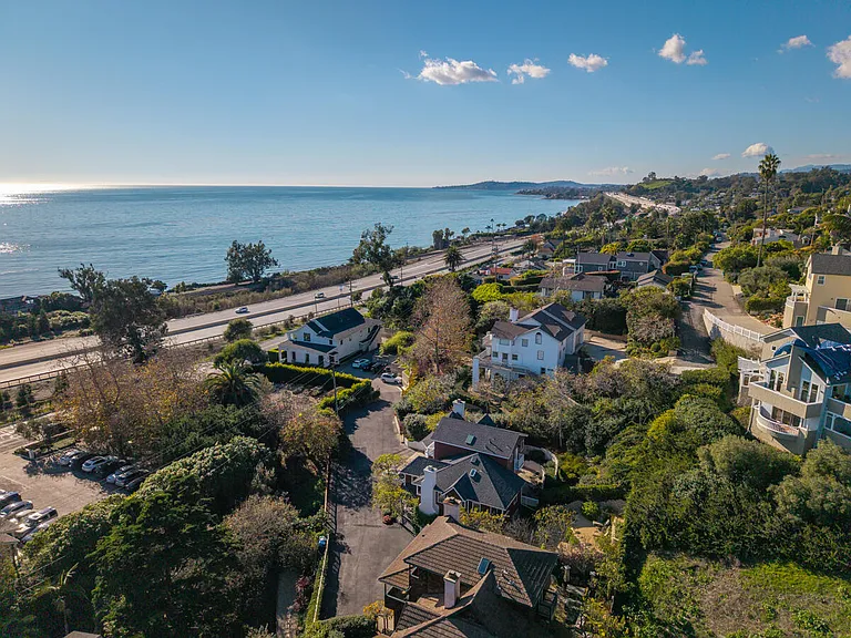2570 Lillie Ave — Photo 48