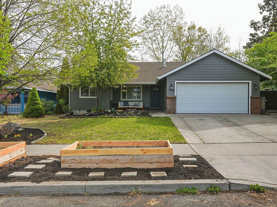 1st image of 764 NE Tierra Rd
