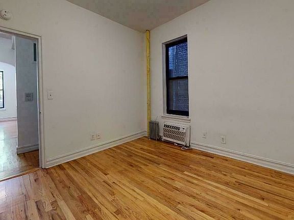 3rd image of 226 E 87th St APT 2A